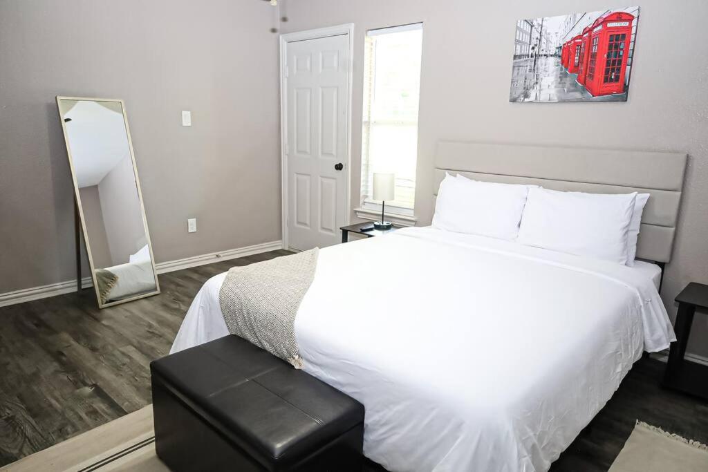 Comfy Two-Bedroom Apartment In Arlington Exteriér fotografie